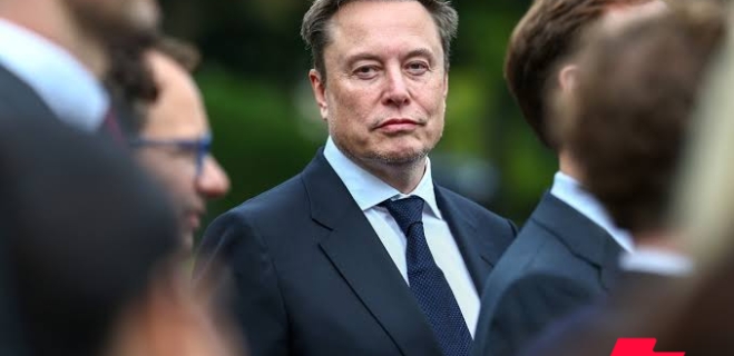 Илон Маск SpaceX ба Tesla компаниудыг нэгтгэх нь маш зөв санаа гэжээ