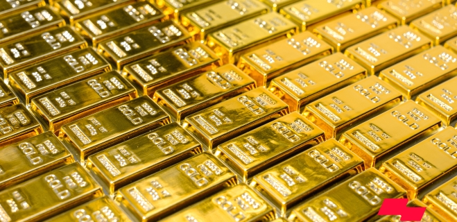Дөрвөн тэрбумын үнэлгээ бүхий 8.2 кг алтыг хууль бусаар гаргахыг завджээ