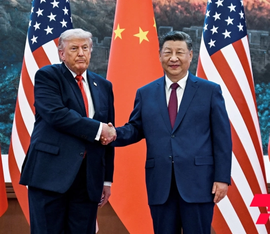 Дональд Трамп Ши Жиньпинийг Цагаан ордонд бус нисэх баазад хүлээн авч хүндэтгэл үзүүлжээ